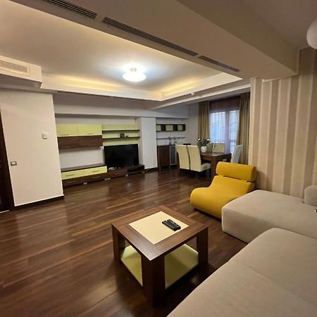 Large 2 Bedroom Apartment Soseaua Nordului Bucharest Exterior photo
