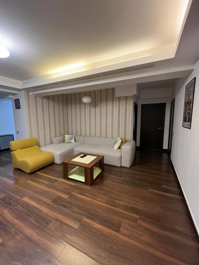 Large 2 Bedroom Apartment Soseaua Nordului Bucharest Exterior photo