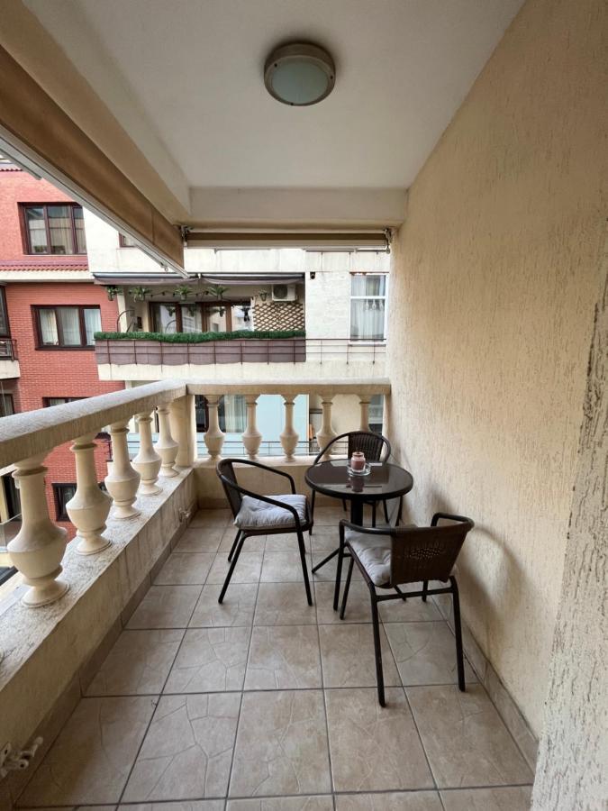 Large 2 Bedroom Apartment Soseaua Nordului Bucharest Exterior photo